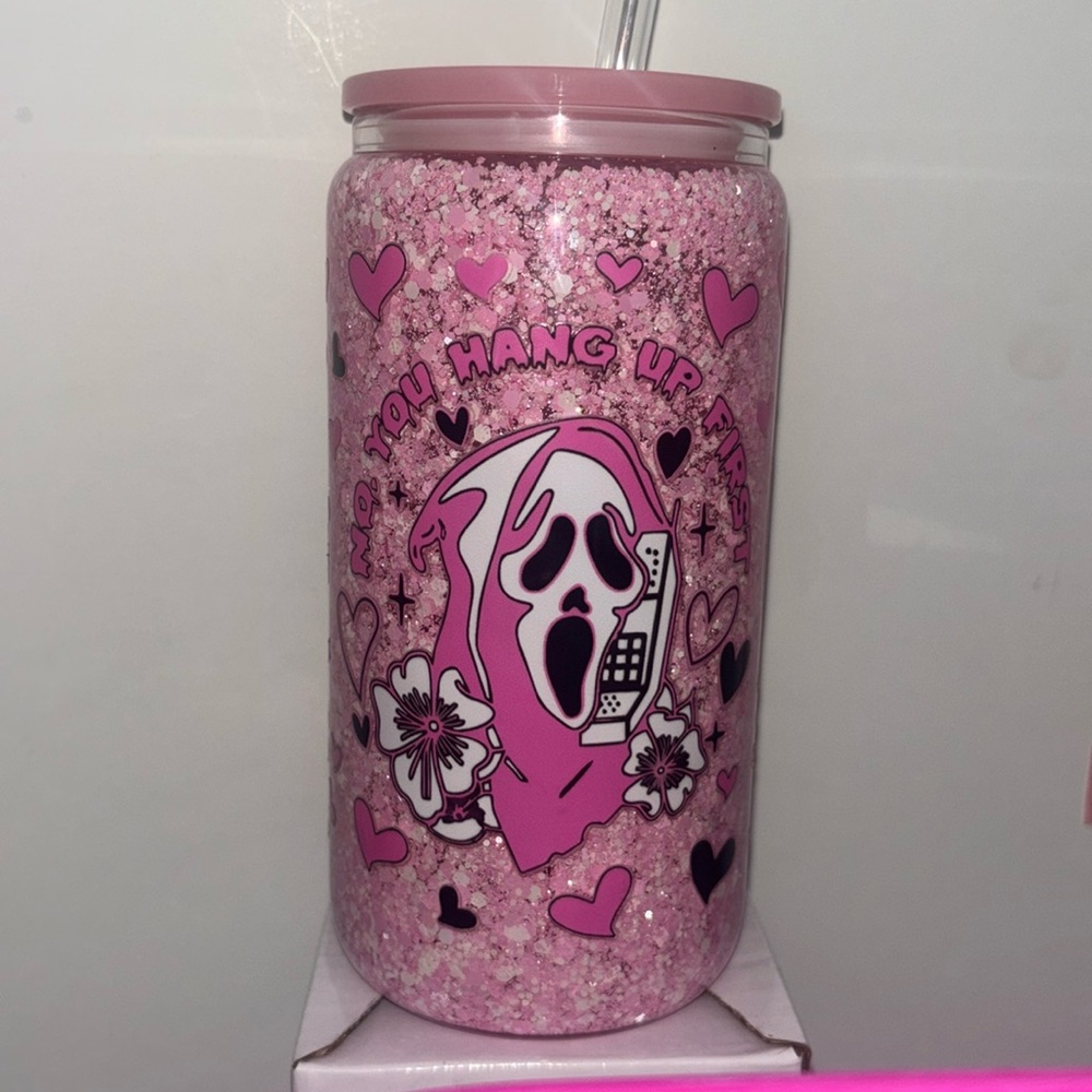 20 oz glass tumbler ghost face theme with pink & white glitter and a pink lid